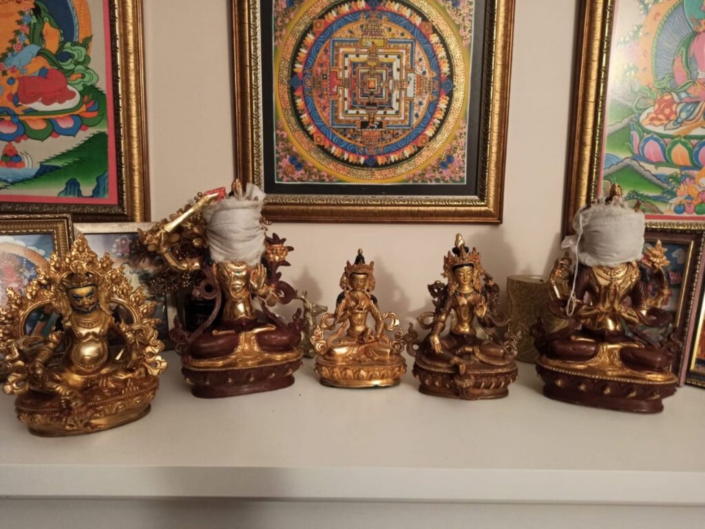 Статуетки алтарные Будда